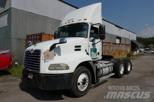 Mack CXN613 Шаси кабини