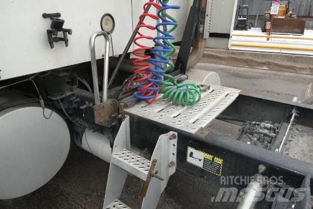 Mack CXU613 Влекачи