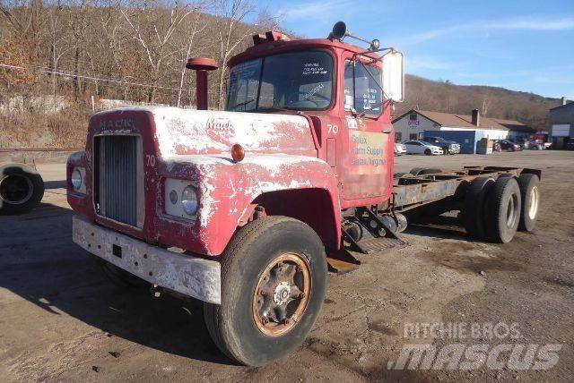Mack R611 Шаси кабини