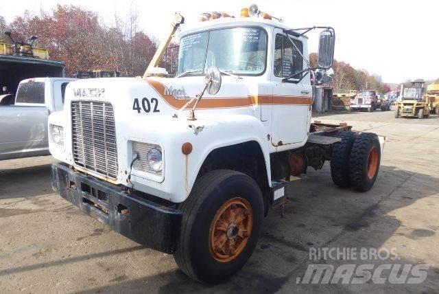 Mack R690T Шаси кабини