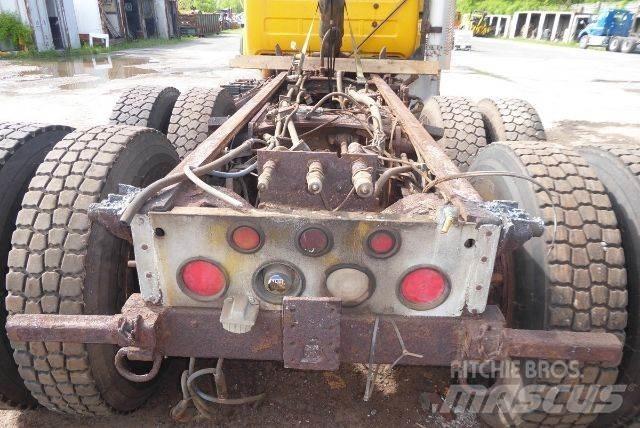 Mack RD688S Шаси кабини