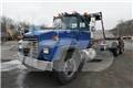 Mack RD688S Автофургони