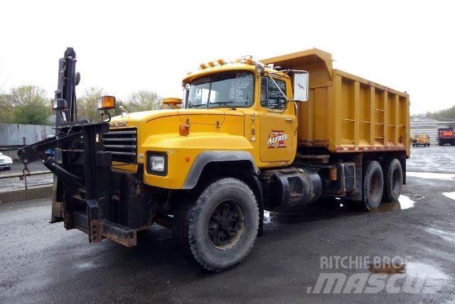 Mack RD690S Самосвал