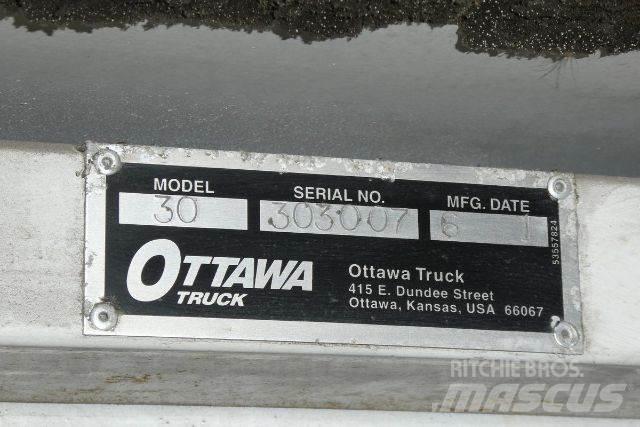 Ottawa 30 Терминални трактори