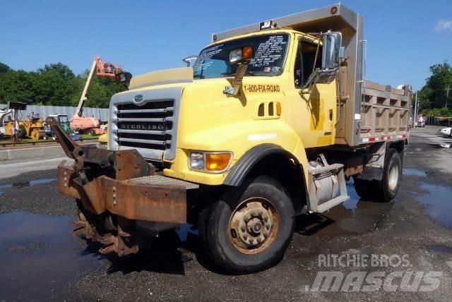Sterling L8500 Самосвал