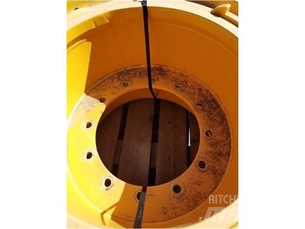 Volvo A25F Гуми