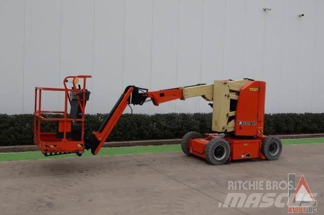 JLG E300AJP Съчленени стрелови подемници