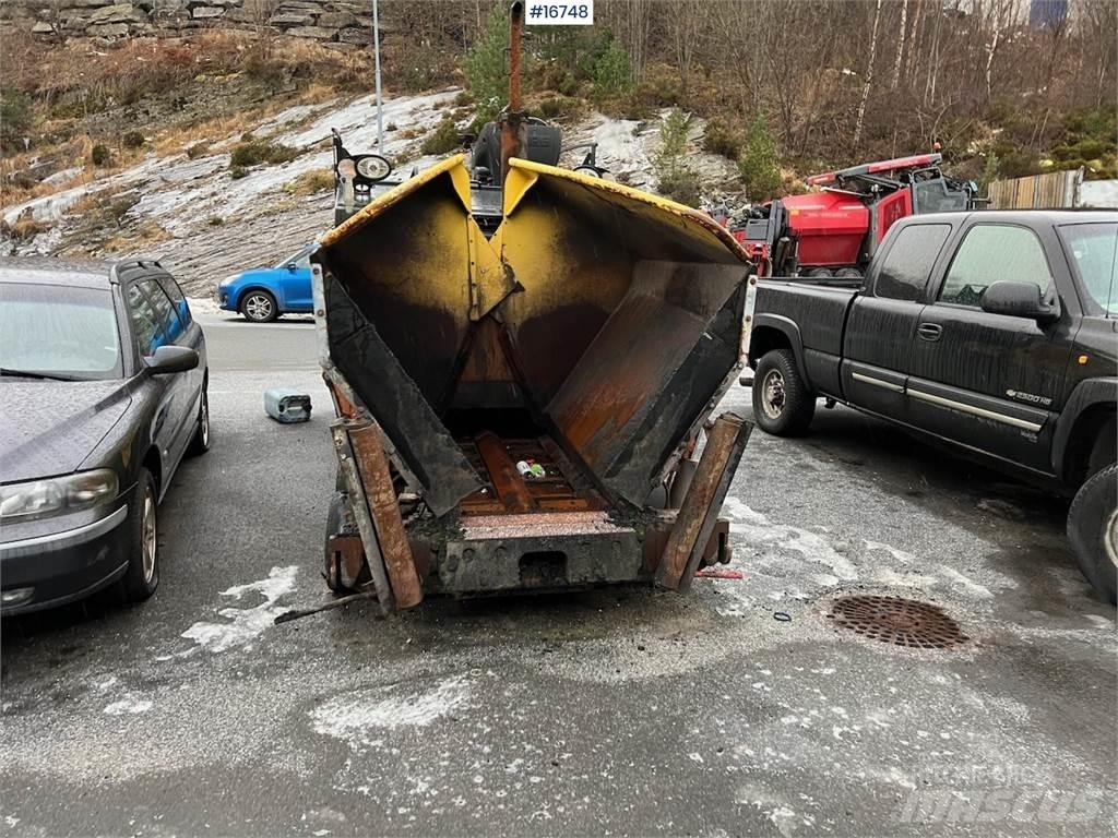 Bomag BF 300P Машини за асфалт