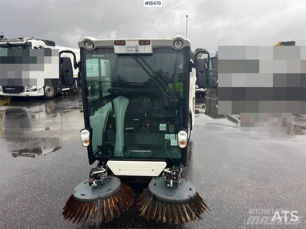 Boschung S2 sweeper Камиони за почистване