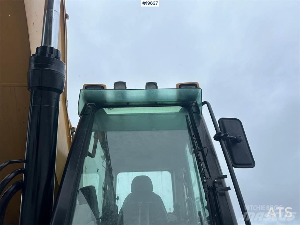 CAT 300D Верижен екскаватор