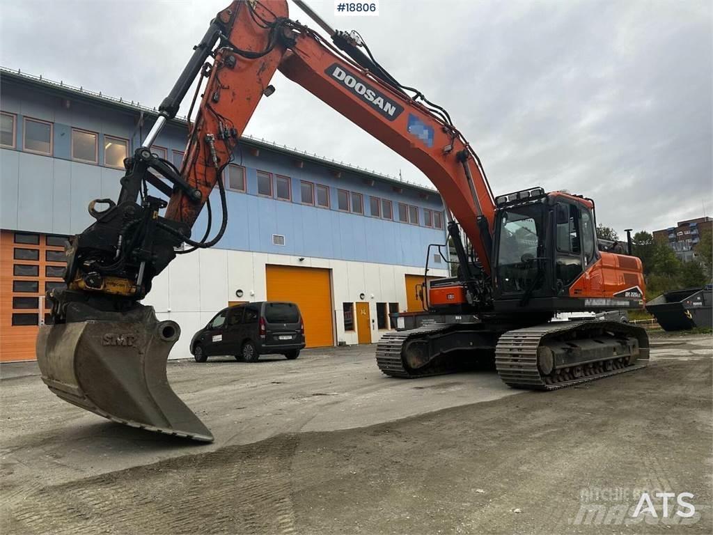 Doosan DX225LC Верижен екскаватор