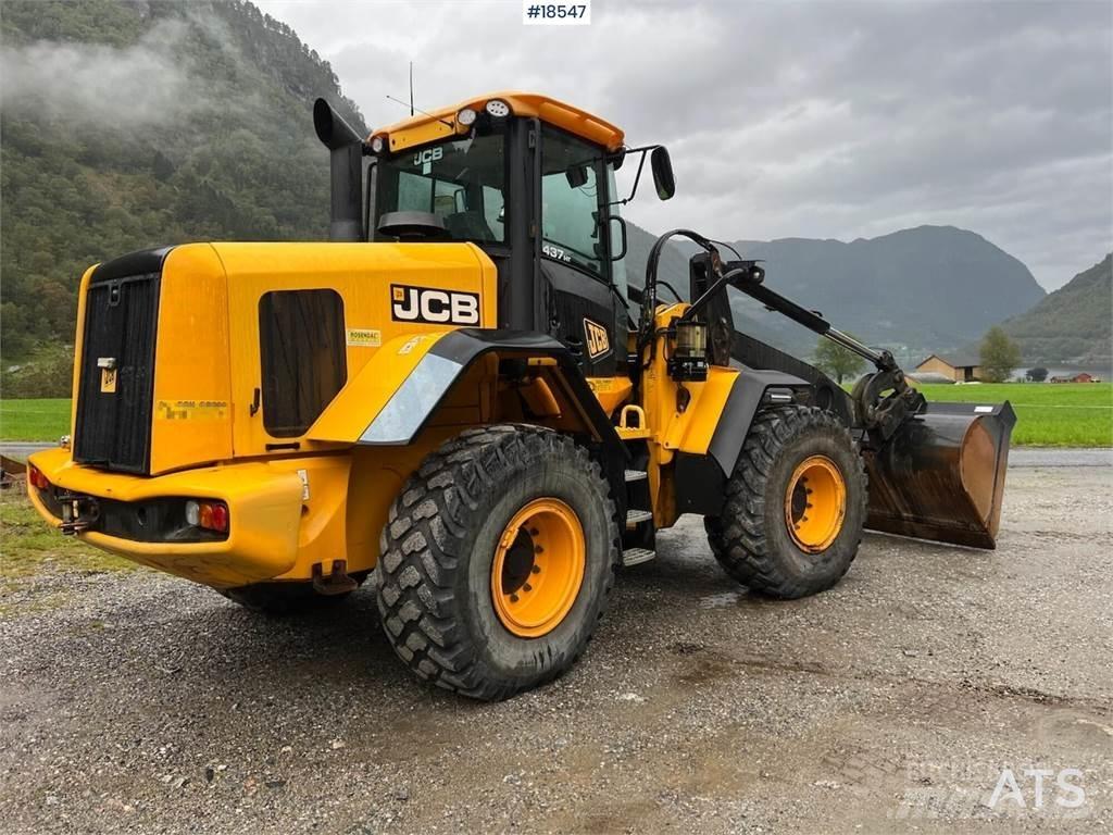 JCB 437HT Колесни товарачи