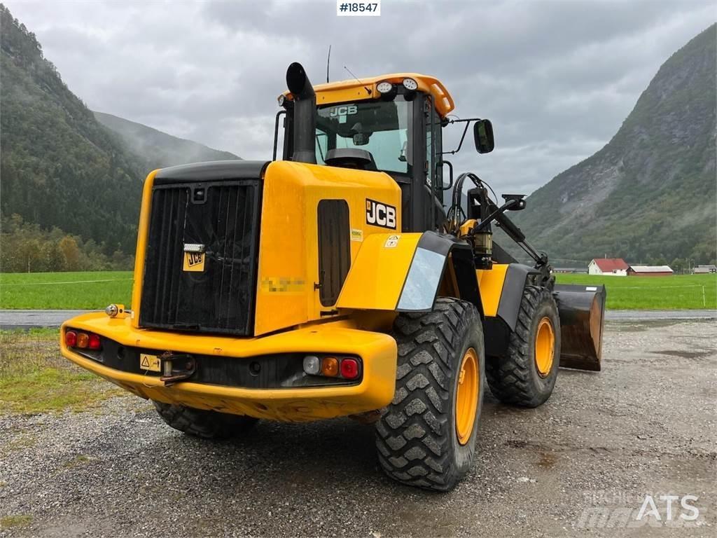 JCB 437HT Колесни товарачи