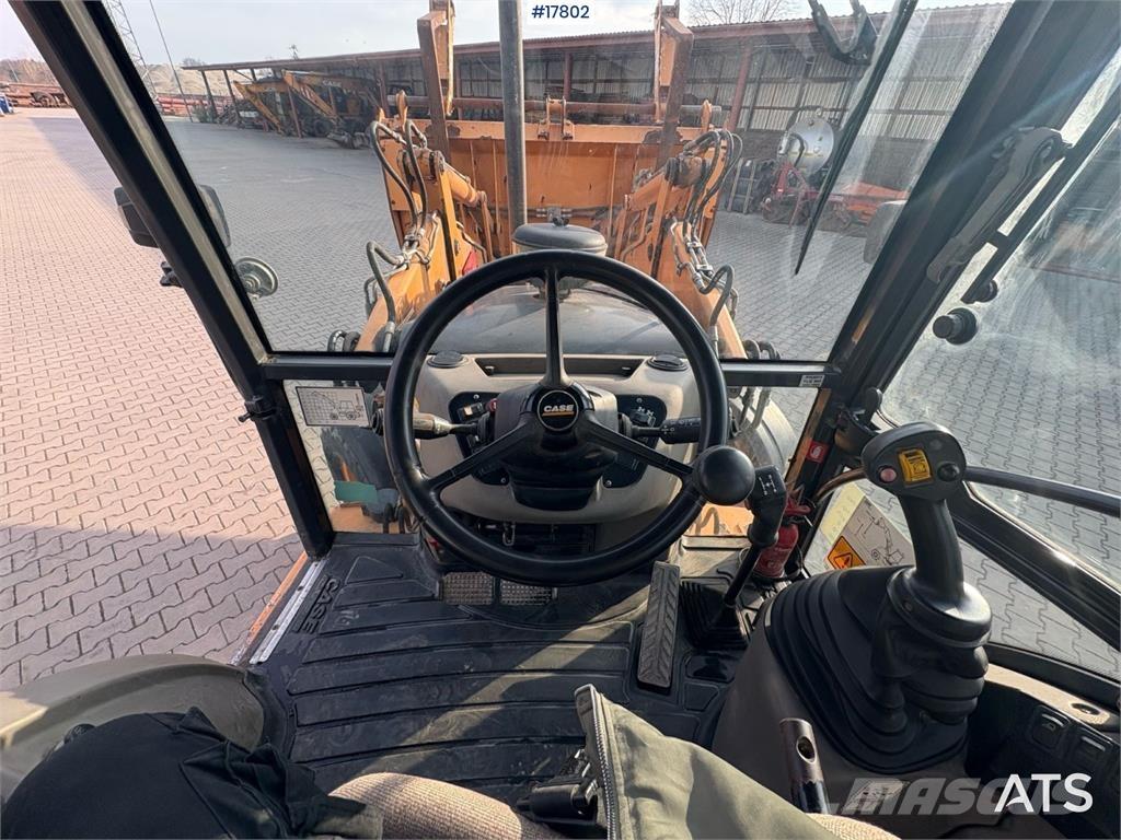 CASE 580T Товарач със заден ексватор