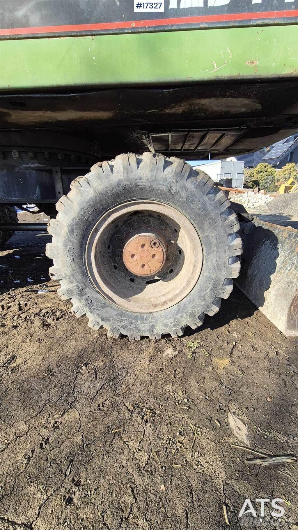 CAT 212BFT Колесни екскаватори