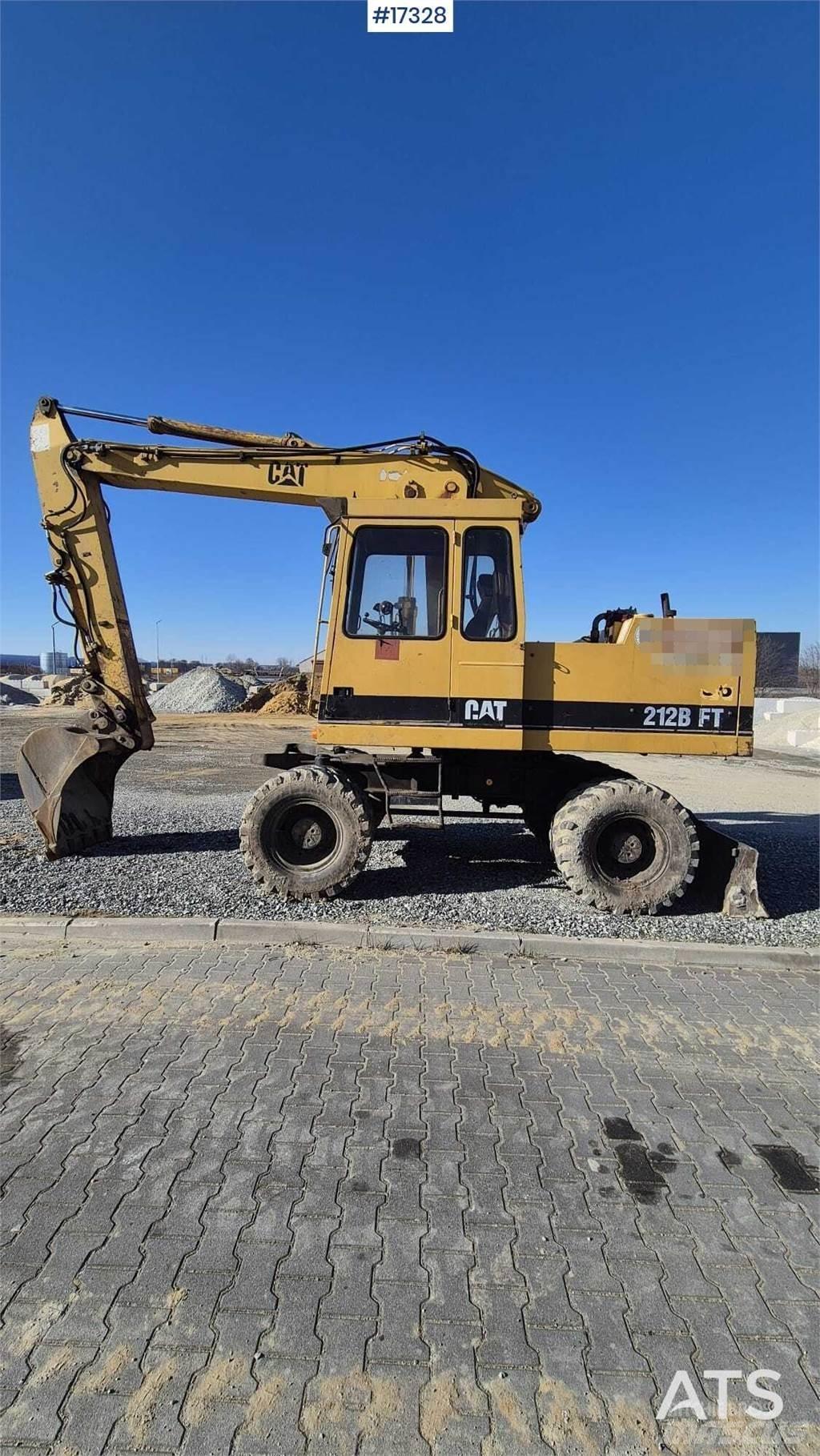 CAT 212BFT Колесни екскаватори