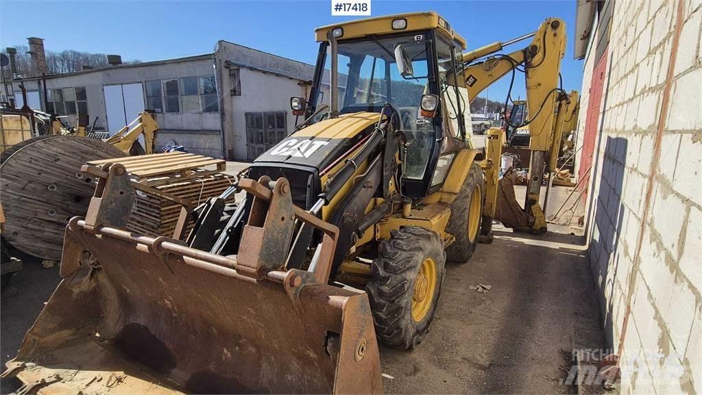 CAT 428D Товарач със заден ексватор