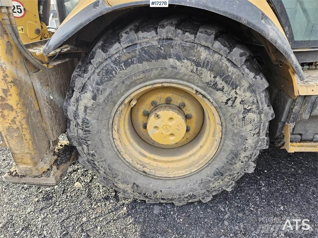 CAT 432F Товарач със заден ексватор