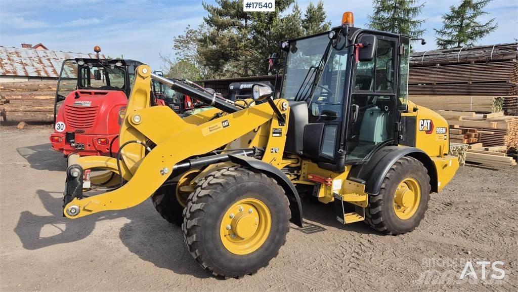 CAT 906M Колесни товарачи