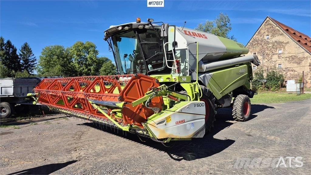 CLAAS Tucano 440 Комбайни