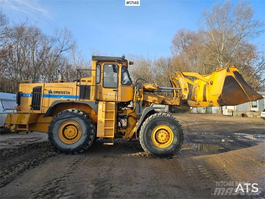 Dressta 534E Колесни товарачи