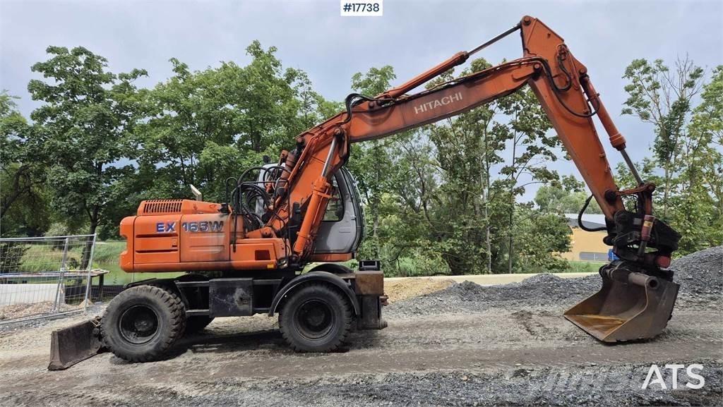 Hitachi EX 165W Колесни екскаватори