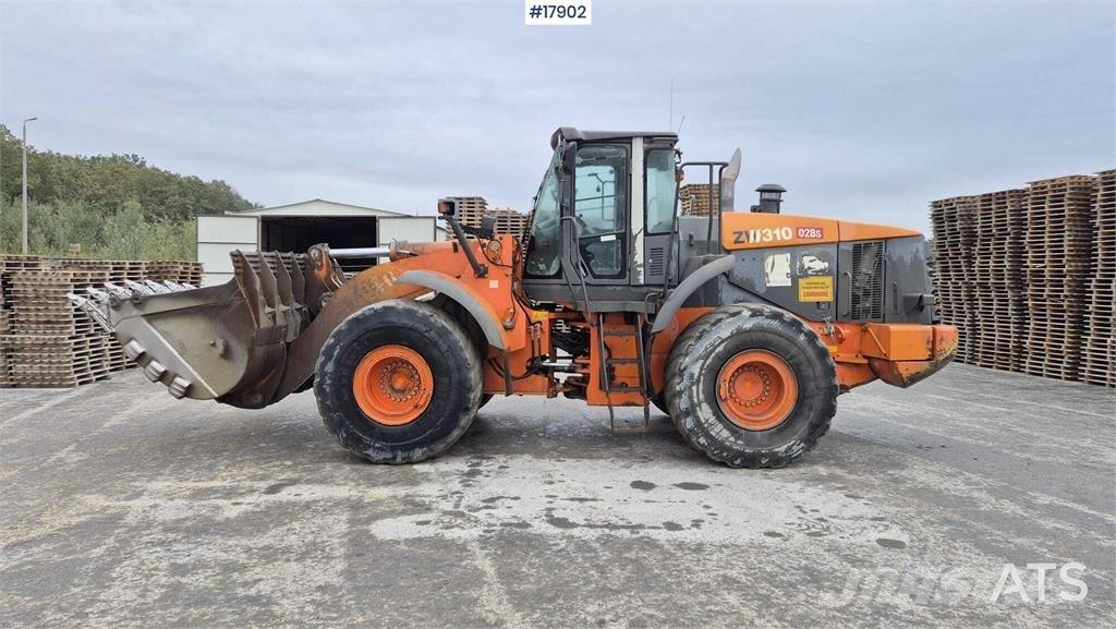 Hitachi ZW 310 Колесни товарачи