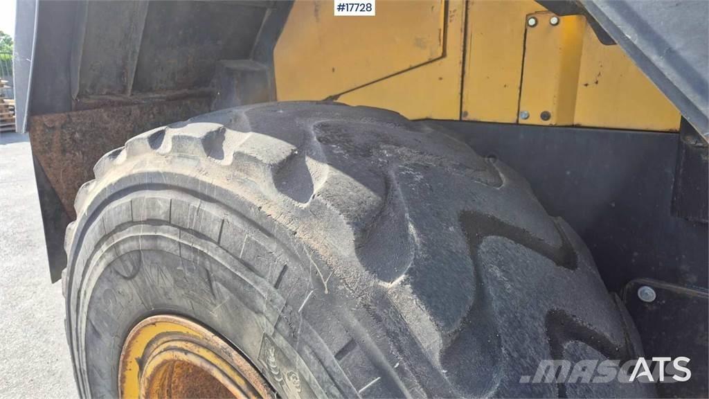 Komatsu WA380-5H Колесни товарачи