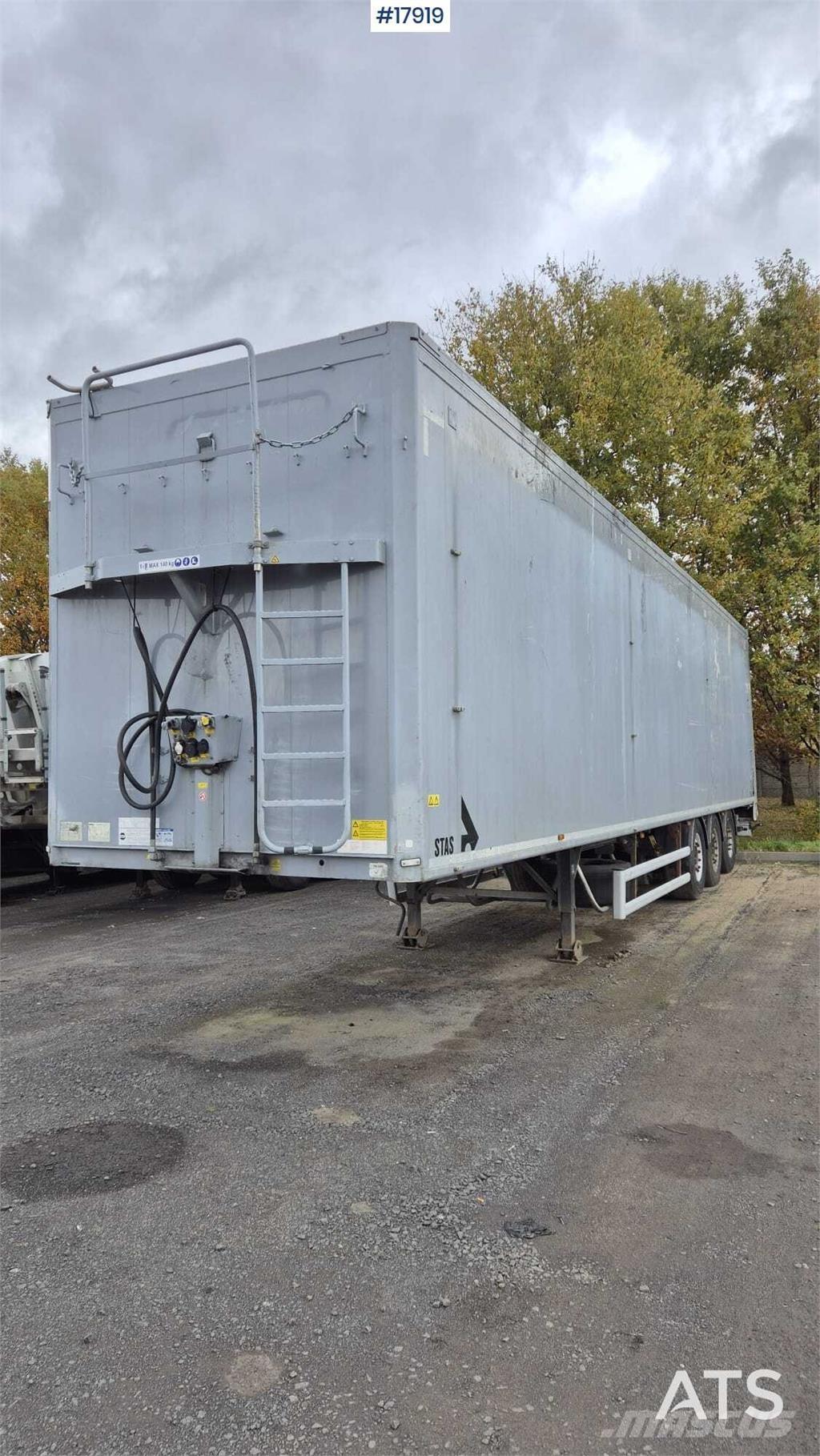 Stas S300ZX Полуремаркета с подвижен под
