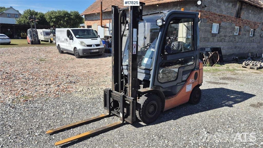 Toyota 02-8FGF15 Вилични кари-повдигачи - други