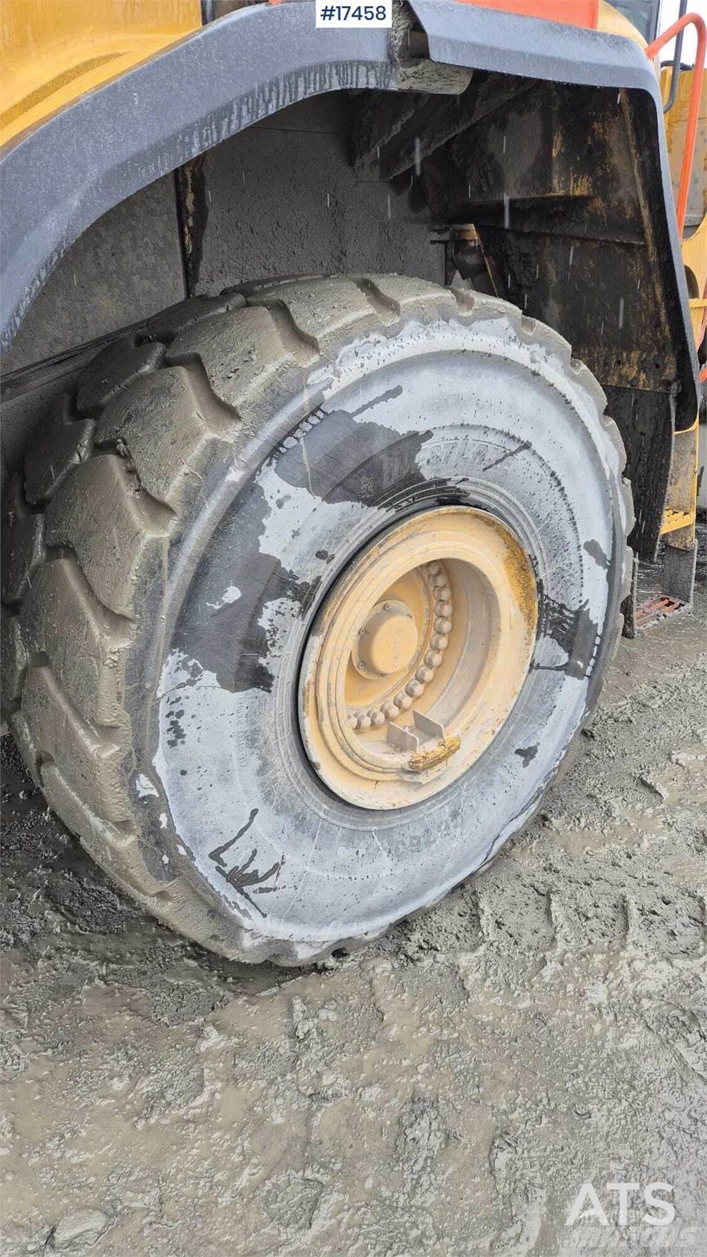 Volvo L220H Колесни товарачи