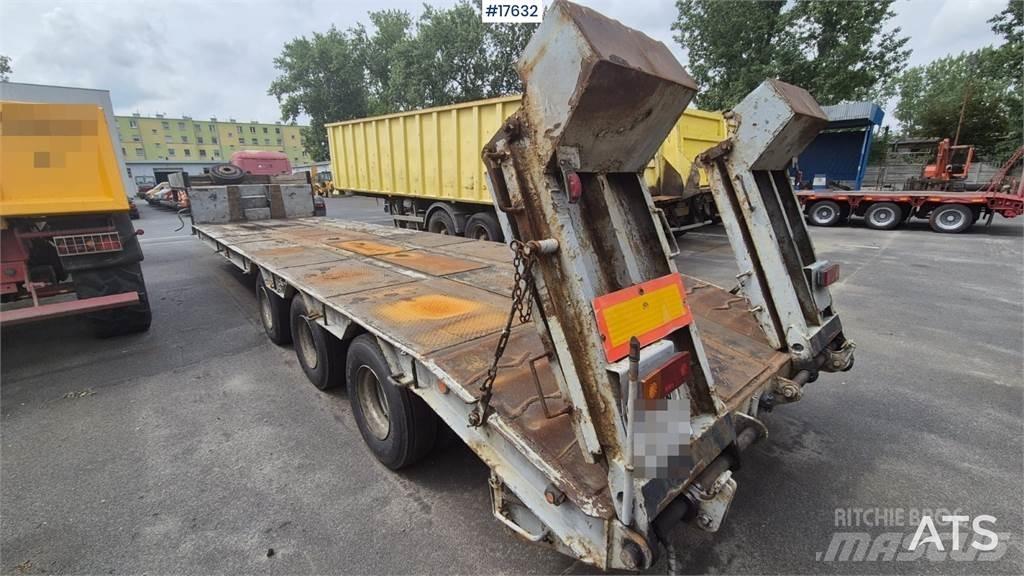 Zremb NS 300 Нискотоварни полуремаркета
