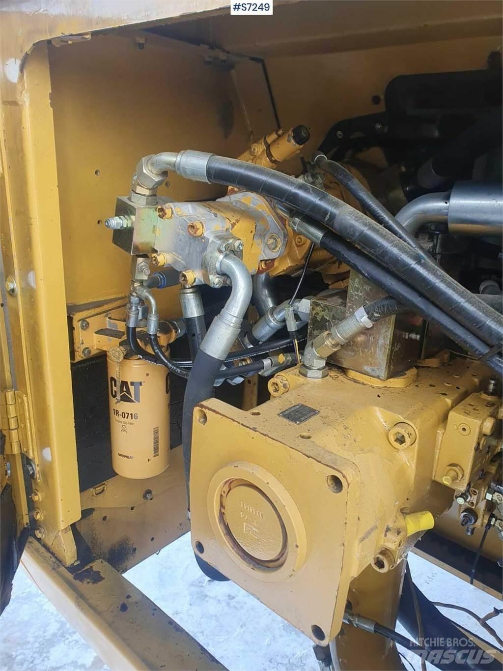 CAT 365C Верижен екскаватор