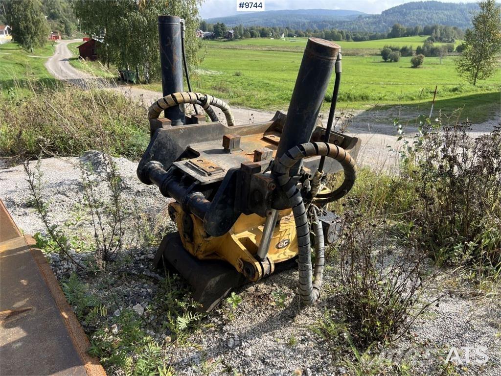 Engcon EC30279 Товарачи със заден ескаватор