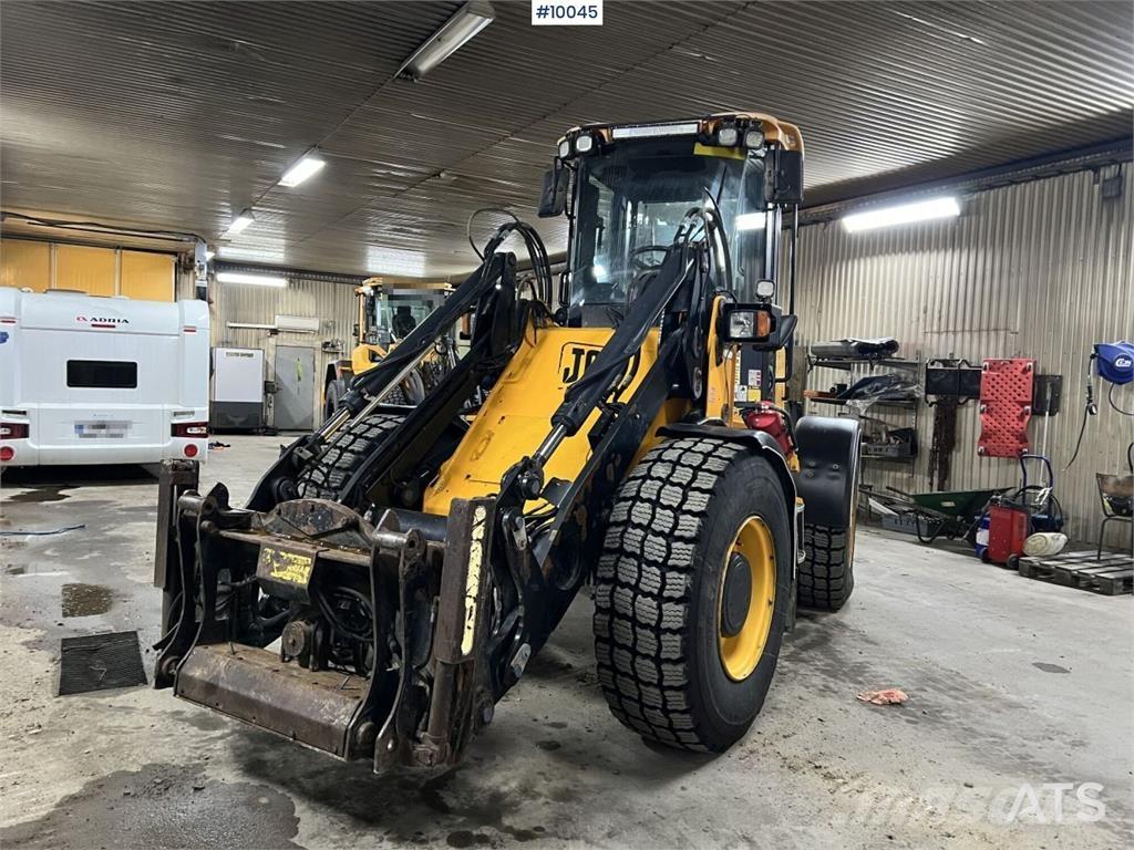 JCB 416 HT Колесни товарачи