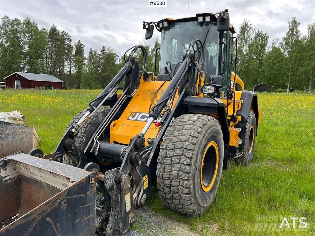 JCB 427 HT Колесни товарачи