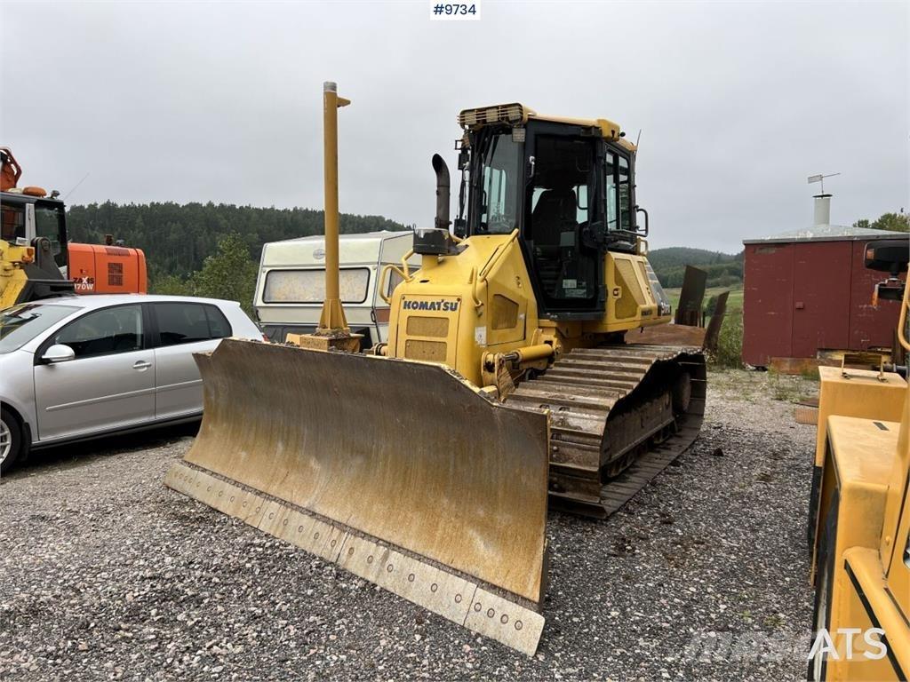 Komatsu D51PX-22 Верижни булдозери
