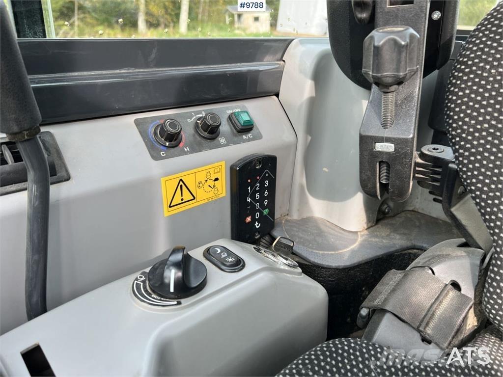 Komatsu PC55MR-5E0 Мини екскаватори < 7 т