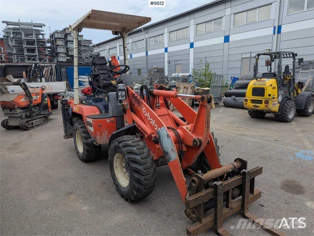 Kubota backhoe loader Товарач със заден ексватор