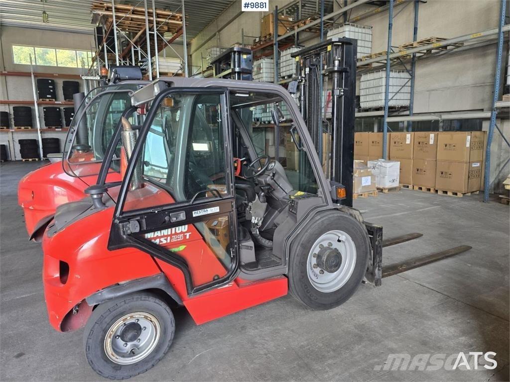 Manitou diesel truck Дизелови камиони