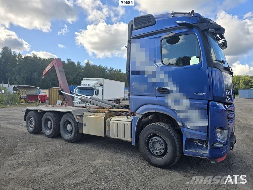 Mercedes-Benz Arocs Камиони с кран с кука