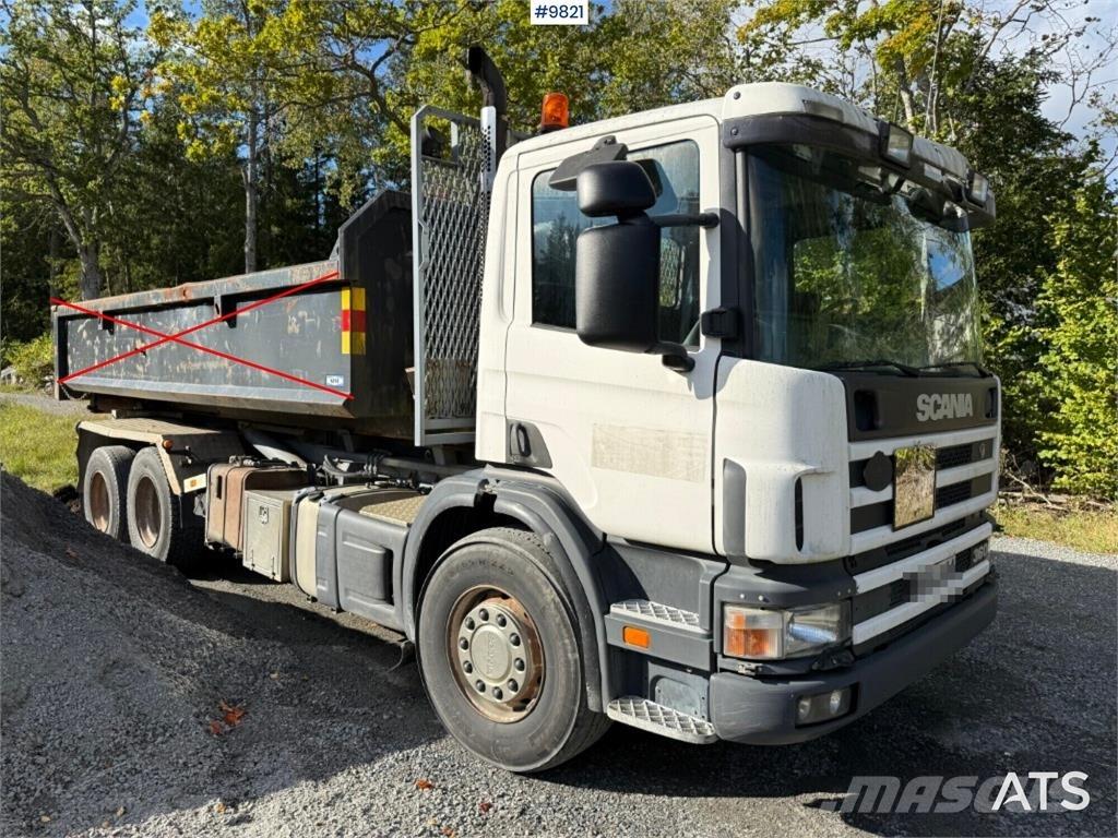 Scania P124GB Камиони с кран с кука