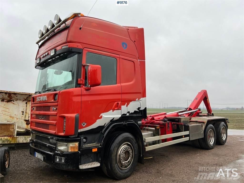 Scania R144GB6X4NA530 Камиони с кран с кука