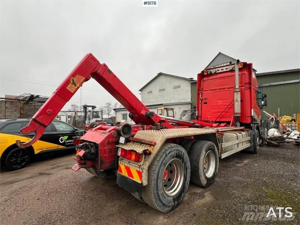 Scania R144GB6X4NA530 Камиони с кран с кука