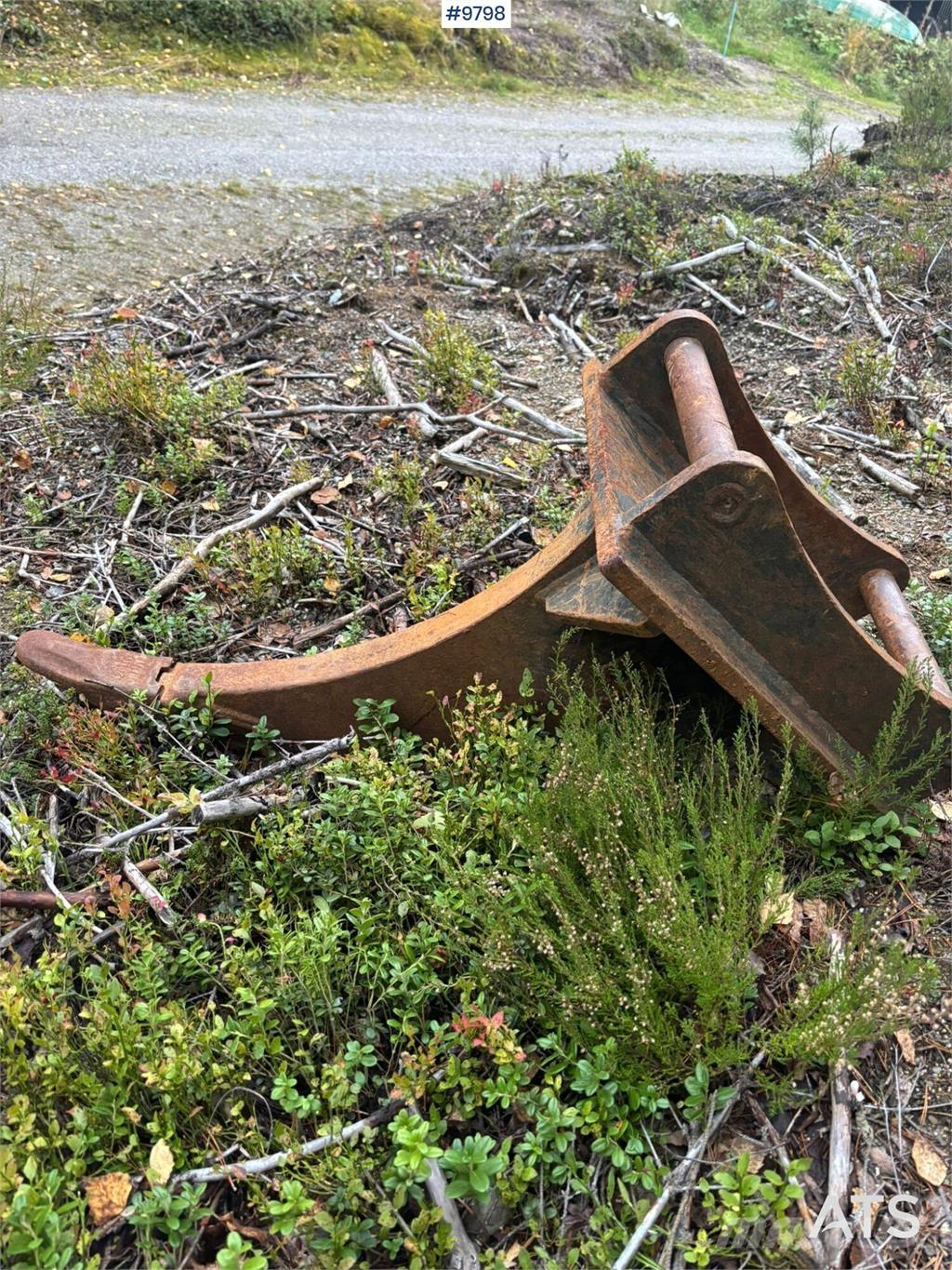  Tjälkrok S45 Товарачи със заден ескаватор