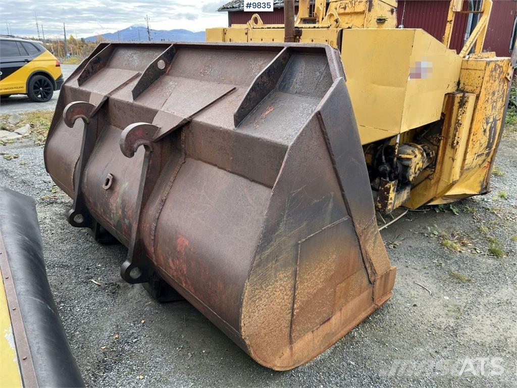 Volvo L180C Колесни товарачи