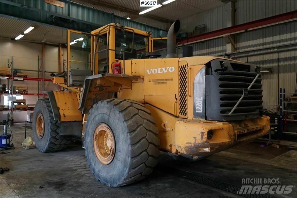 Volvo L220E Колесни товарачи