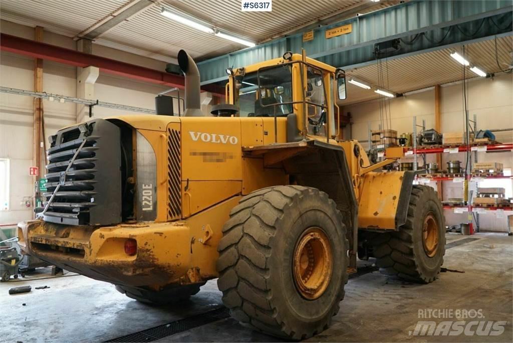 Volvo L220E Колесни товарачи