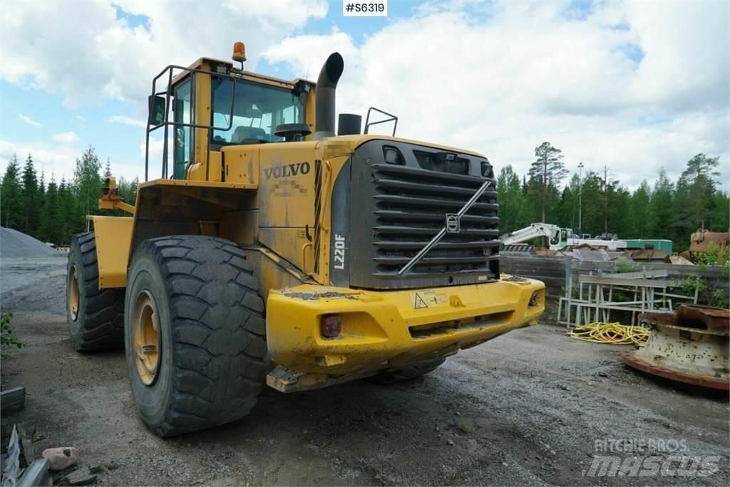 Volvo L220F Колесни товарачи