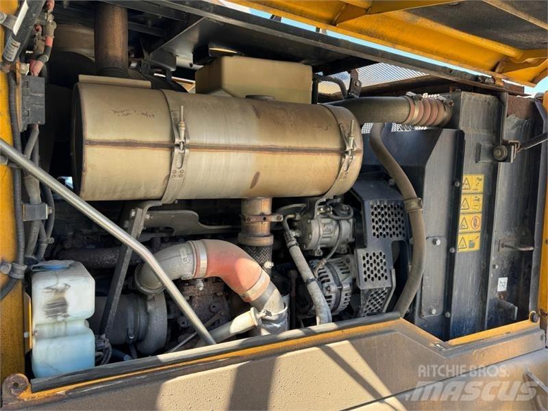 JCB 416k Колесни товарачи